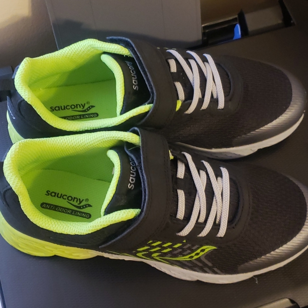 Shoe - Picture 2 of 4